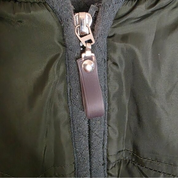 Liz Claiborne Womens Olive Green Hooded Vest Quilted Interior & Zip Front Size L - Picture 4 of 7